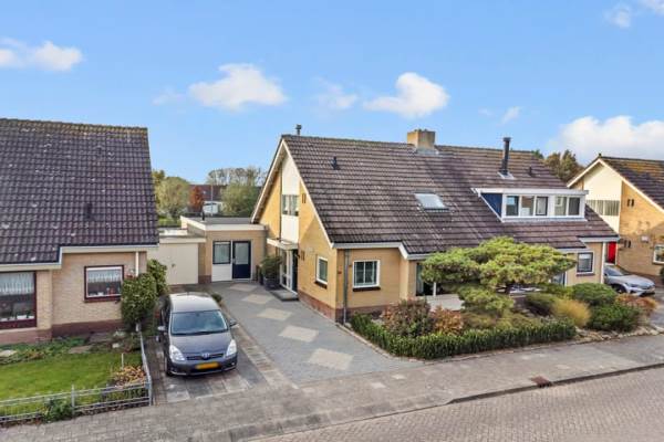 Woning Asterlaan 16 Lutjebroek