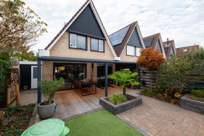 Woning Willem van der Zaanstraat 2 Hellevoetsluis