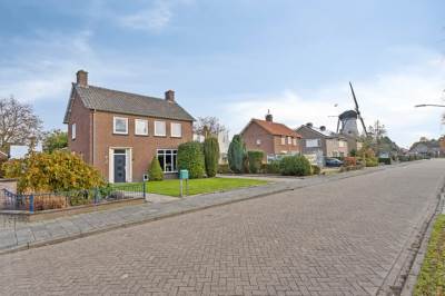 Woning Burg. Van Ginnekenstraat 11 Budel