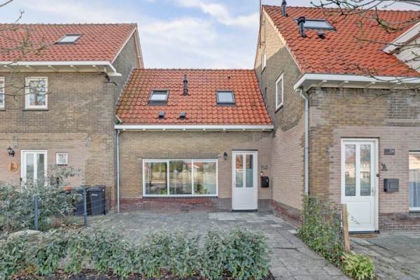 Woning Koningin Emmaweg 3 Slootdorp