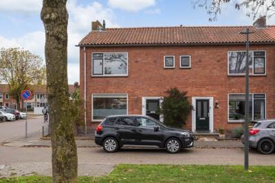 Woning Anthonie van Dijckstraat 1 Woerden