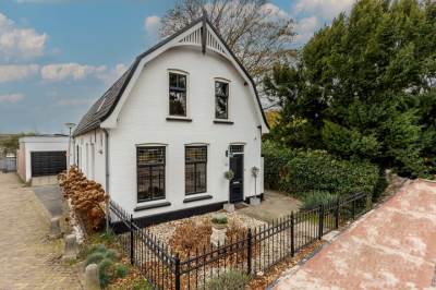 Woning Kerkplein 10 Oostvoorne