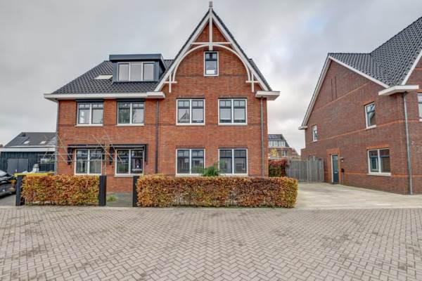 Woning Perzikengaarde 16 Hendrik-Ido-Ambacht