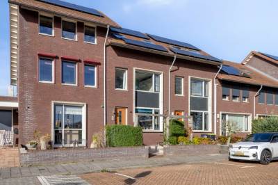 Woning Valeriaan 95 Puttershoek