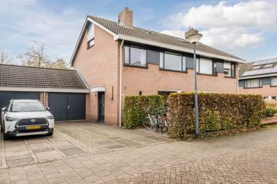 Woning Jacob van Ruisdaelhoek 28 Oosterhout (NB)