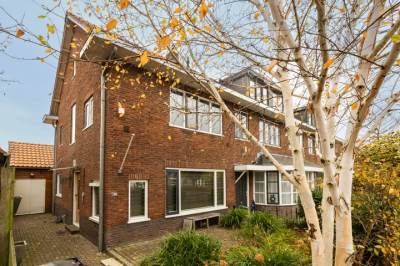 Woning Essenlaan 24 Zwanenburg