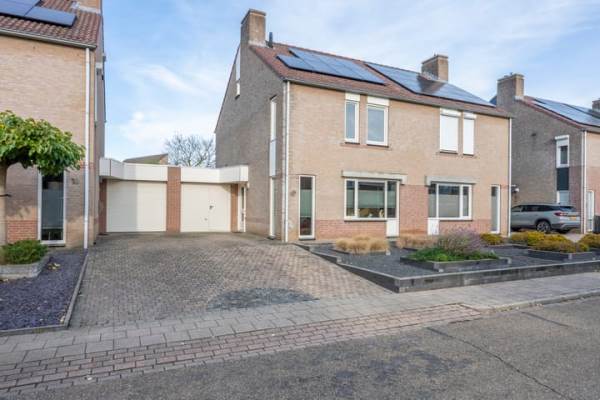 Woning van Doesburglaan 16 Landgraaf