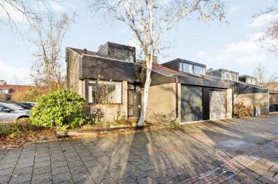 Woning Burgemeester De Koolplantsoen 15 Voorschoten