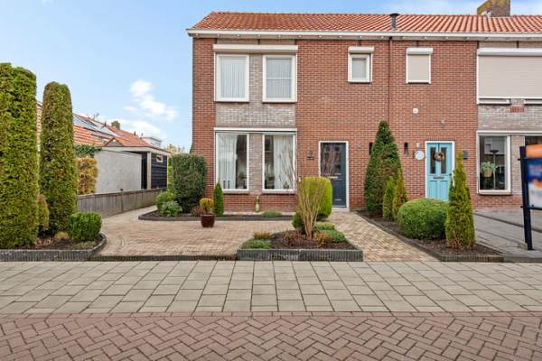 Woning Admiraal de Ruyterstraat 15 Genemuiden