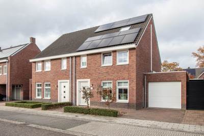 Woning Burgemeester van Rietstraat 16 Haelen