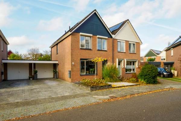 Woning Fie Carelsenstraat 27 Hengelo (OV)
