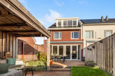 Woning Burgemeester van Roosmalenstraat 24 Uitgeest