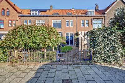 Woning Burgemeester van Esstraat 144 Pernis Rotterdam