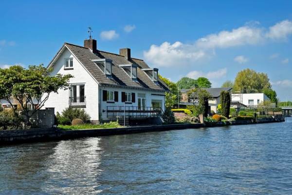 Woning Emmalaan 128 Alphen aan den Rijn