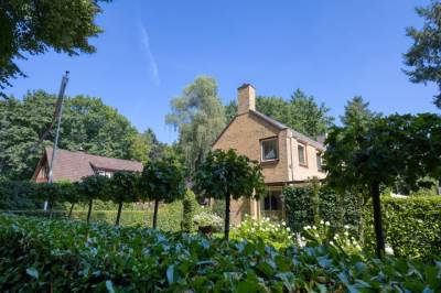 Woning Burg. Roosmale Nepveulaan 15 Apeldoorn