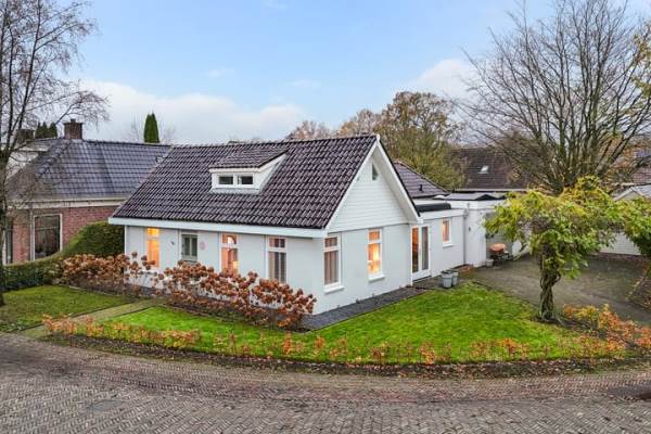 Woning Abrahamsplein 4 Augustinusga