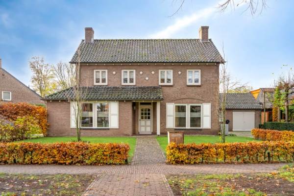 Woning Pastoor van der Kampstraat 1 Geffen