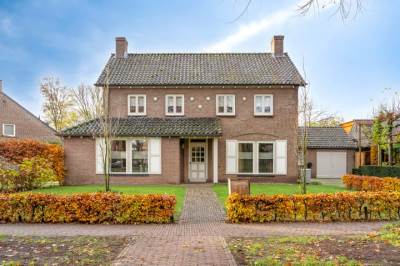 Woning Pastoor van der Kampstraat 1 Geffen