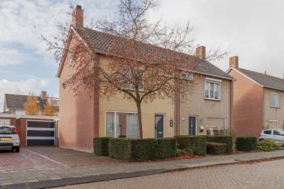 Woning Debussylaan 8 Raamsdonksveer