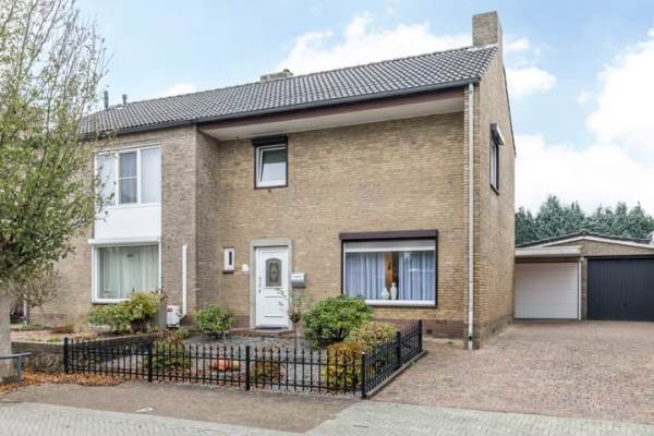 Woning Pastoor Bernegaustraat 11 Munstergeleen