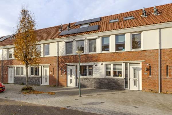 Woning Troelstrastraat 15 Hardinxveld-Giessendam
