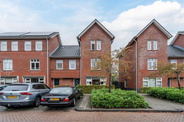 Woning Emmasingel 30 Hendrik-Ido-Ambacht