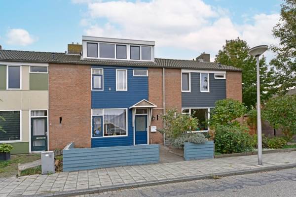 Woning Schout Clantstraat 56 Nieuwveen