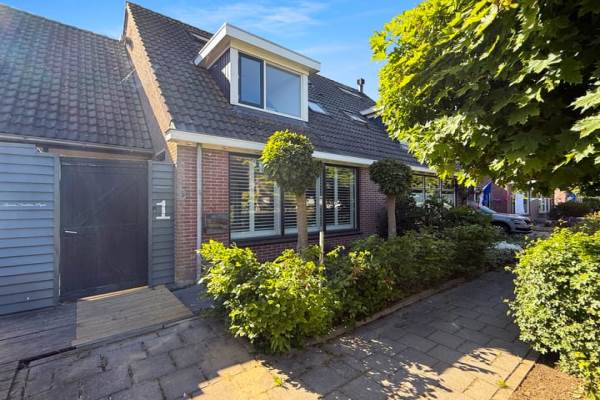 Woning Burg. S. Schagenstraat 1 Oterleek