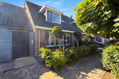 Woning Burg. S. Schagenstraat 1 Oterleek