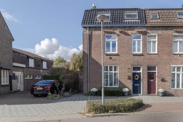 Woning Raadhuisstraat 27 Urmond