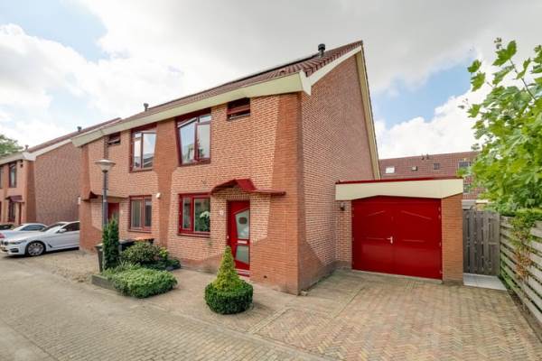 Woning Robert Stolzhof 41 Hoorn (NH)