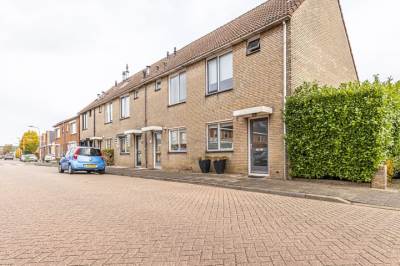 Woning Koninginneweg 24 Numansdorp
