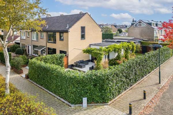 Woning Koningin Emmaweg 15 Houten