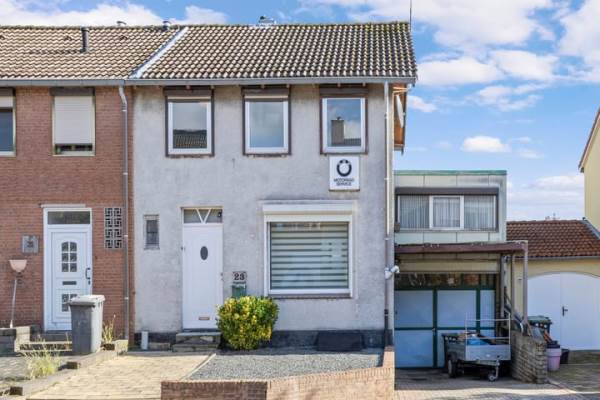 Woning van Ruysdaelstraat 23 Brunssum
