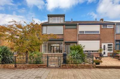Woning Mr G Groen van Prinstererlaan 1 Zuidland