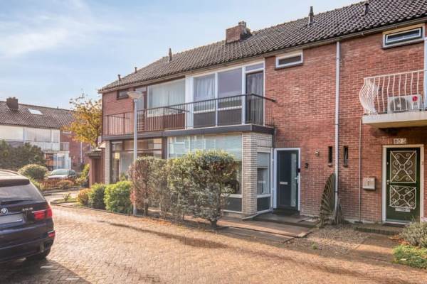 Woning Warmoeziershof 3 Hendrik-Ido-Ambacht