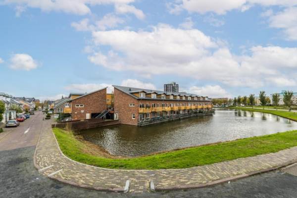 Woning Carolus Linnaeusborg 14 Schiedam