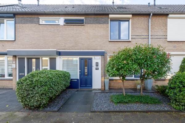 Woning van der Duyn Van Maasdamstraat 16 Veghel