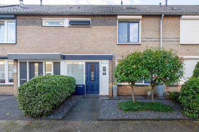 Woning van der Duyn Van Maasdamstraat 16 Veghel