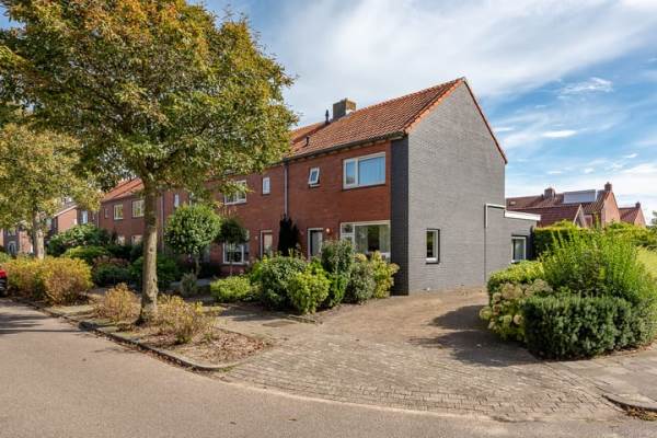 Woning Sneeuwbesstraat 24 Wezep