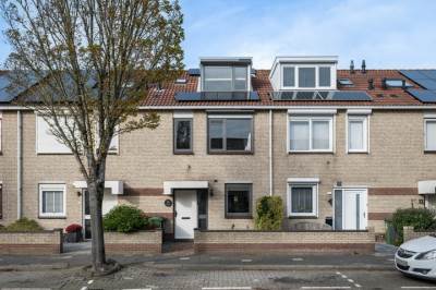 Woning Laan van Delfland 26 Monster
