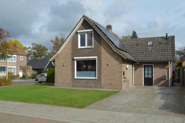 Woning Pastoor Kerssemakersstraat 1 Helenaveen