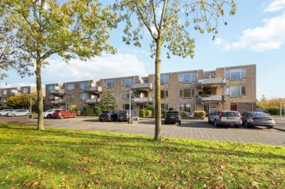 Woning Ambachtsweg 60 Huizen