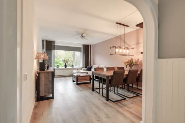 Woning Burgemeester Caan van Necklaan 530 Leidschendam