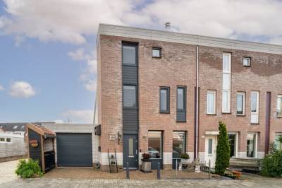 Woning Robert Stolzhof 210 Hoorn (NH)