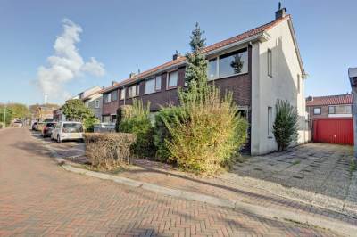 Woning Meeuwenwetering 30 Hoogvliet Rotterdam