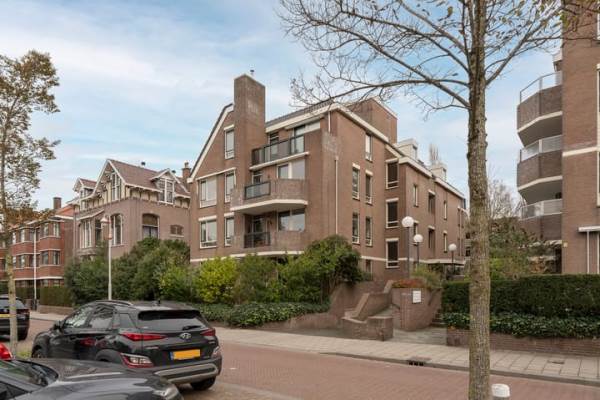 Woning Johan van Oldenbarneveltlaan 33 Den Haag