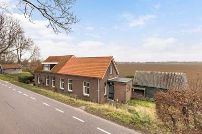 Woning Middelsluissedijk OZ 64 Numansdorp