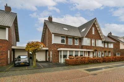 Woning W.L. Döllstraat 85 Lisse