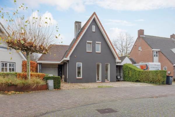 Woning Antoon Coolenstraat 10 Raamsdonksveer